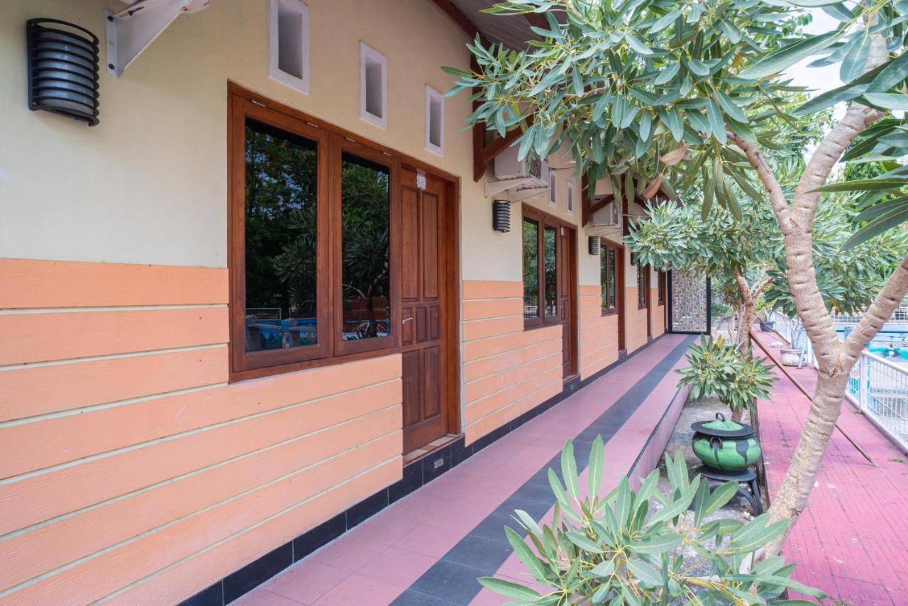 Hotel Reddoorz @ Panglima Sudirman Madiun Exterior foto