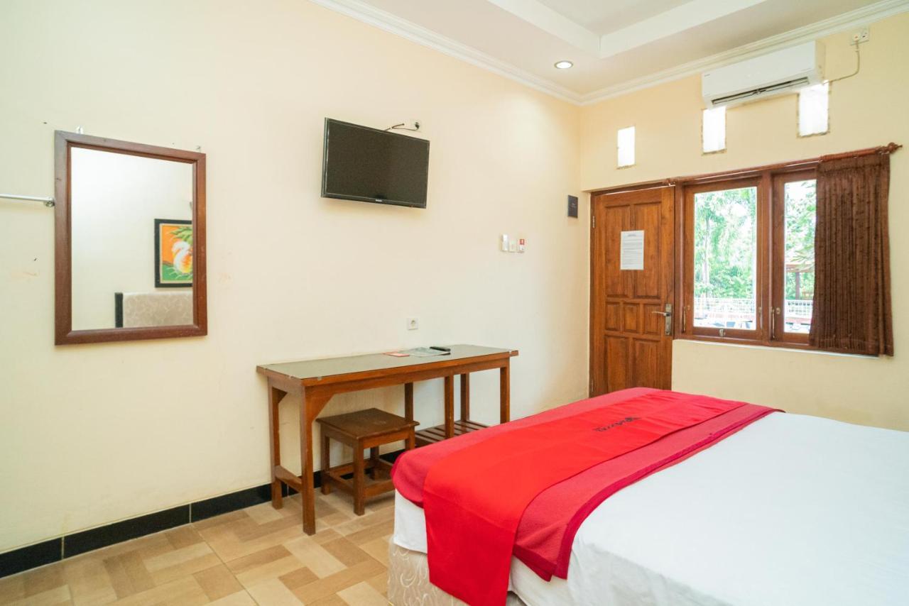 Hotel Reddoorz @ Panglima Sudirman Madiun Exterior foto